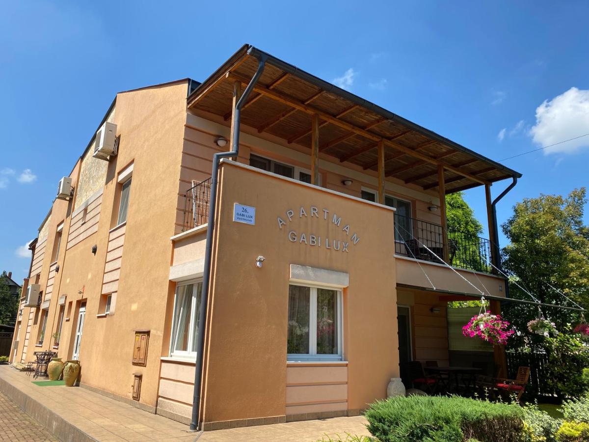 Gabi Lux Apartman Apartamento Hajdúszoboszló Exterior foto