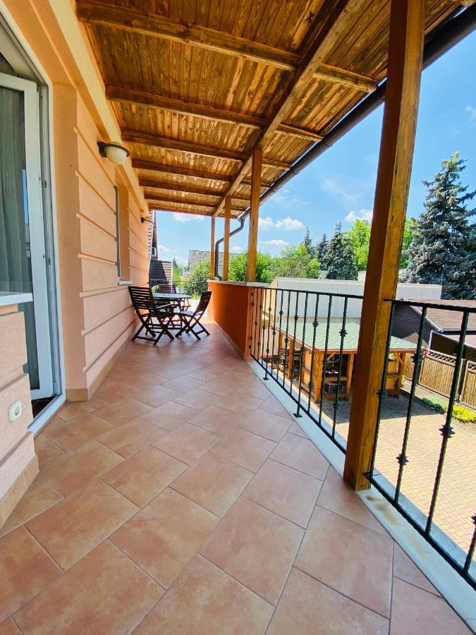 Gabi Lux Apartman Apartamento Hajdúszoboszló Exterior foto