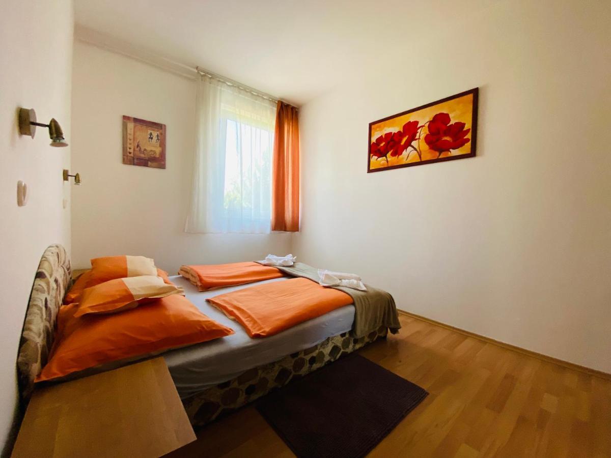 Gabi Lux Apartman Apartamento Hajdúszoboszló Exterior foto
