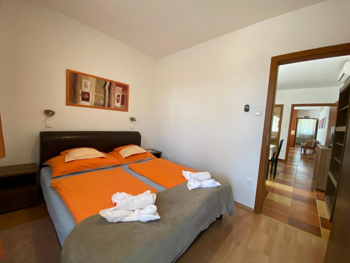 Gabi Lux Apartman Apartamento Hajdúszoboszló Exterior foto