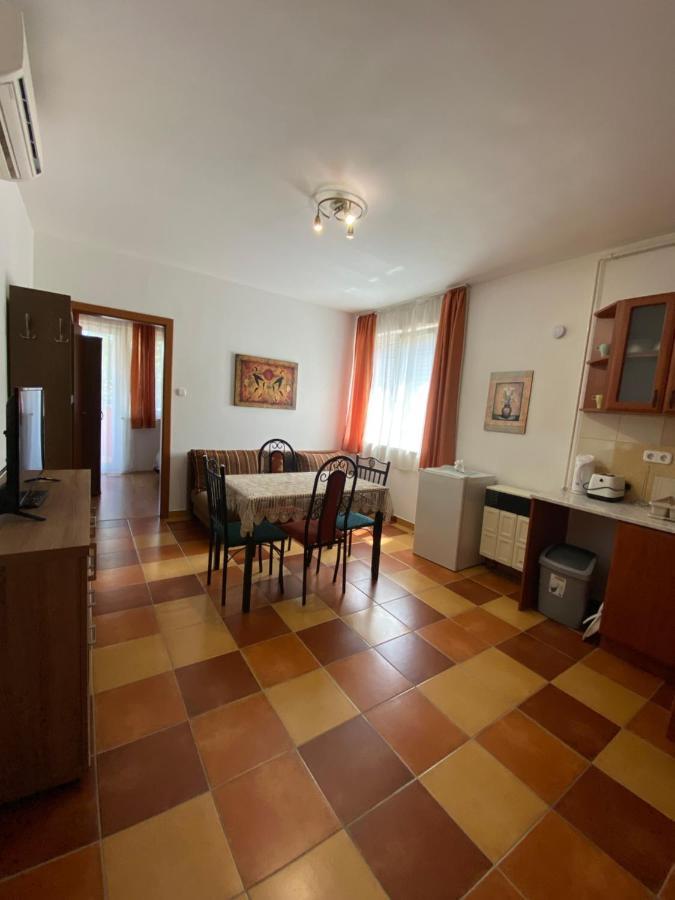 Gabi Lux Apartman Apartamento Hajdúszoboszló Exterior foto