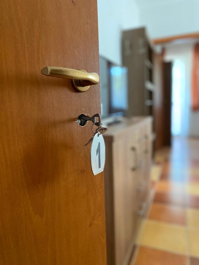 Gabi Lux Apartman Apartamento Hajdúszoboszló Exterior foto