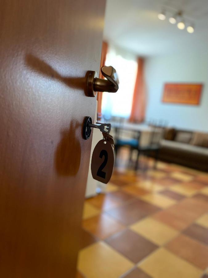 Gabi Lux Apartman Apartamento Hajdúszoboszló Exterior foto